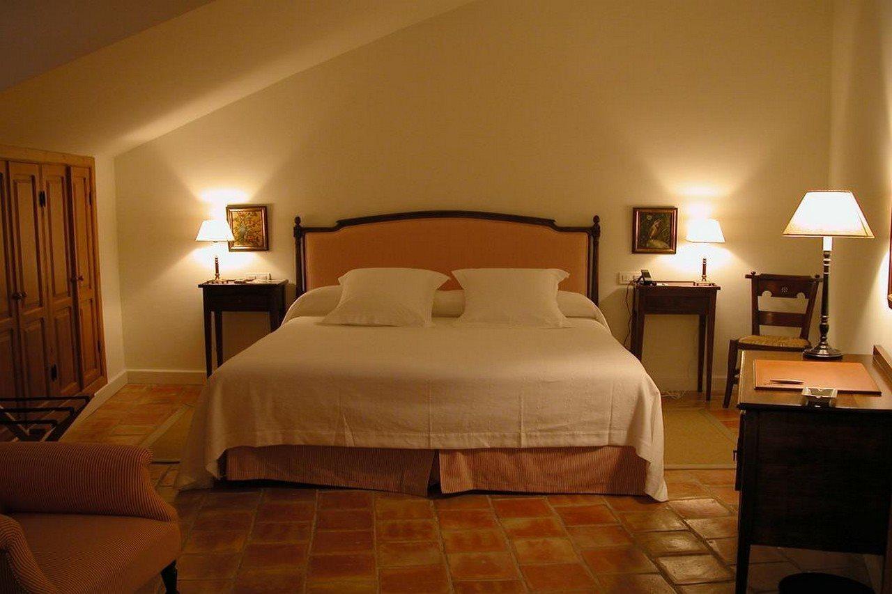 Hotel Puerta De La Luna Baeza Room photo